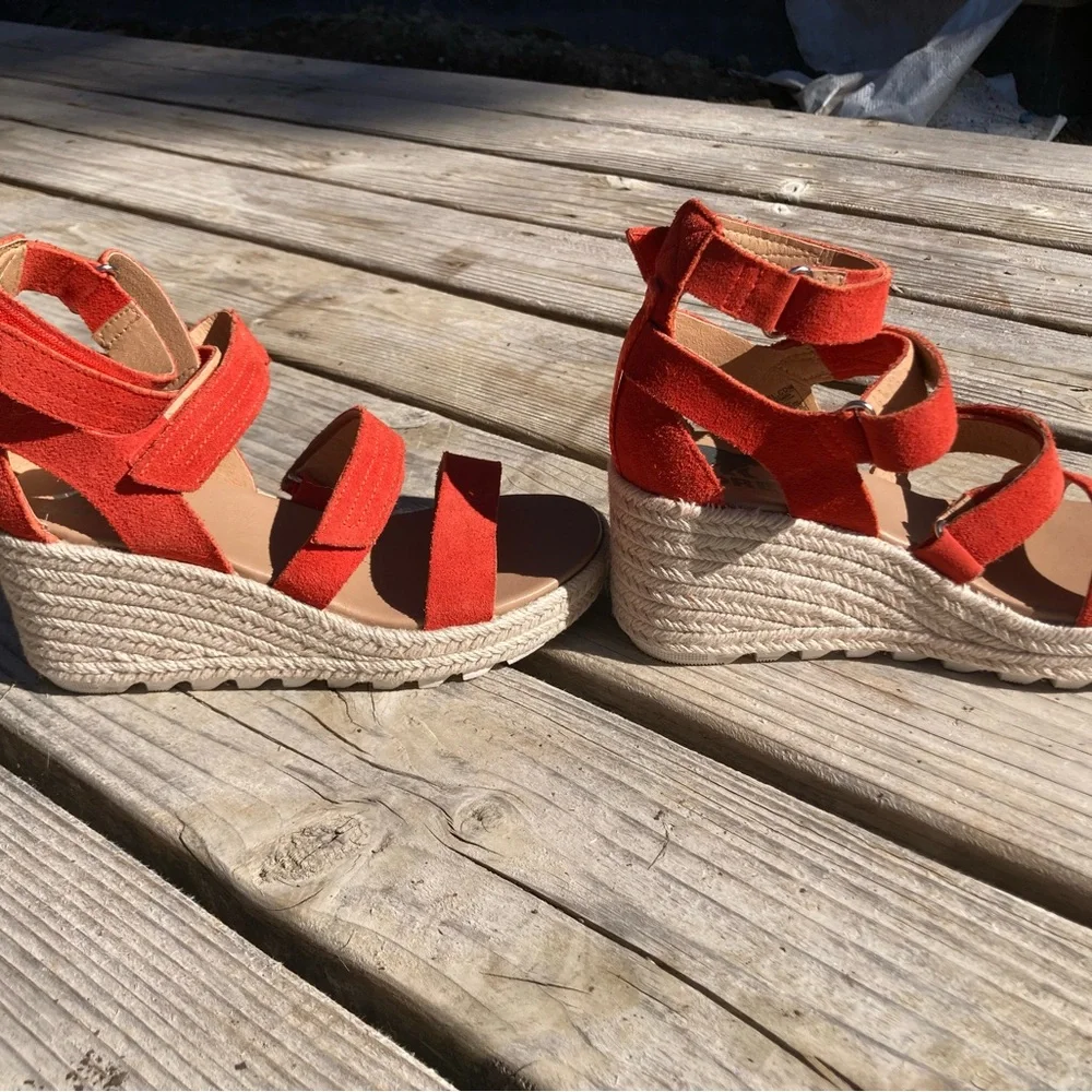 Sorel Red Suede Wedge Sandals - Picture 4 of 7